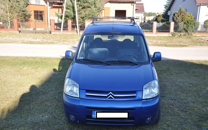 Citroen Berlingo cena 9000 przebieg: 211000, rok produkcji 2006 z Sochaczew małe 46